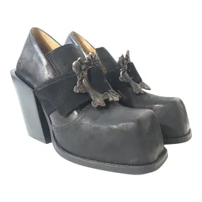 Black Pilgrim Chunk Heels